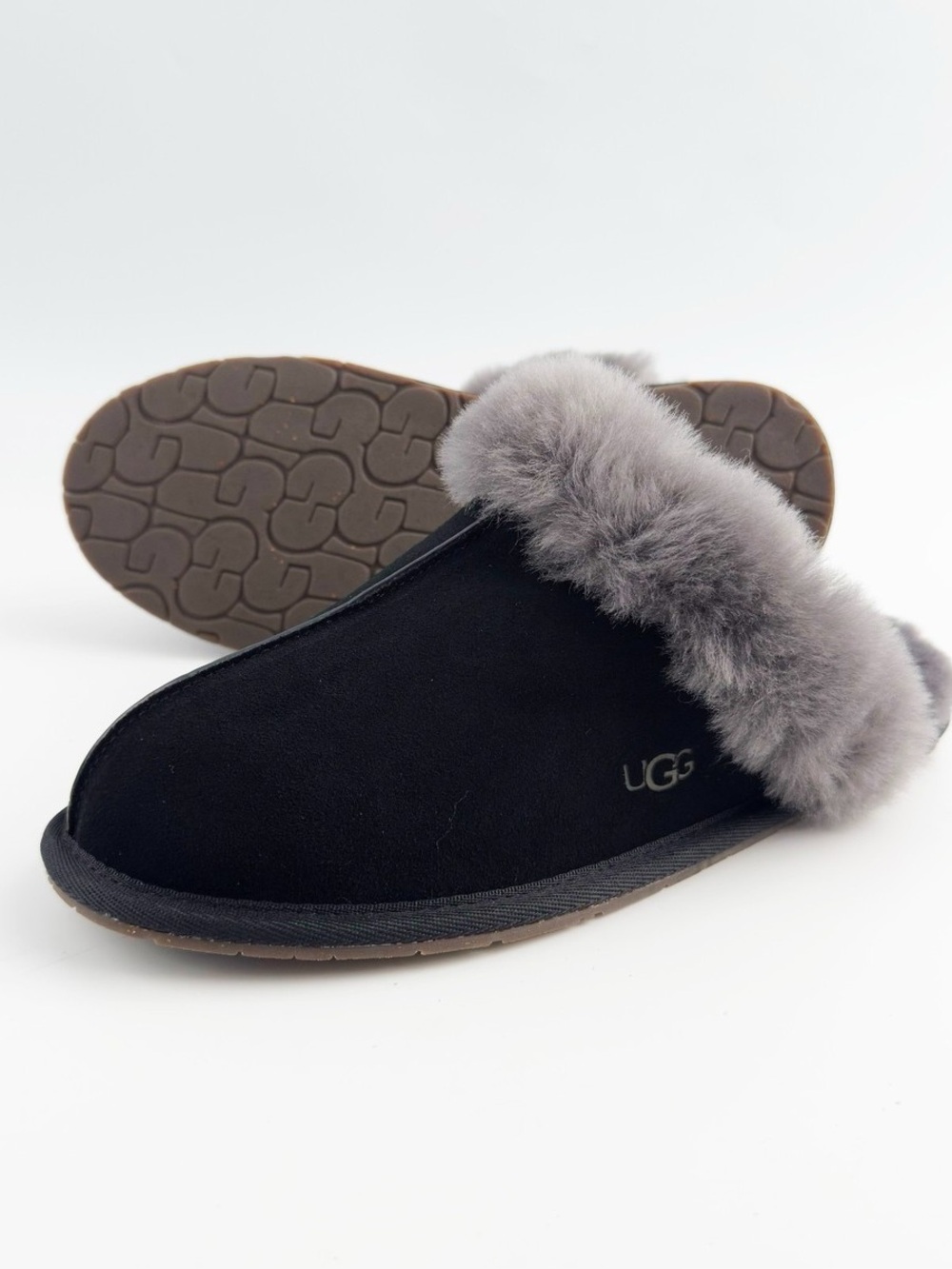 Ugg Scuffette II Black Suede Slipper size 9